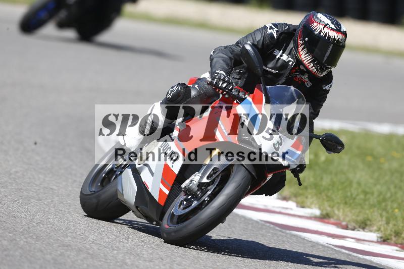 /Archiv-2025/48 25.08.2025 Cornu Master School ADR/gruen-vert/53